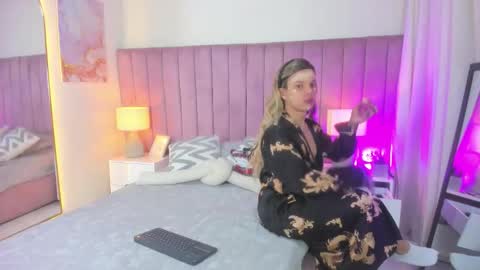 valentino_moretti online show from March 26, 2026, 11:27 am