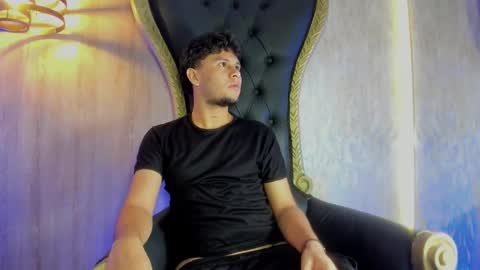 Snapshot of valentino_russo chatting on February 21, 2026, 7:59 pm VALENTINO online show from February 21, 2026, 7:59 pm