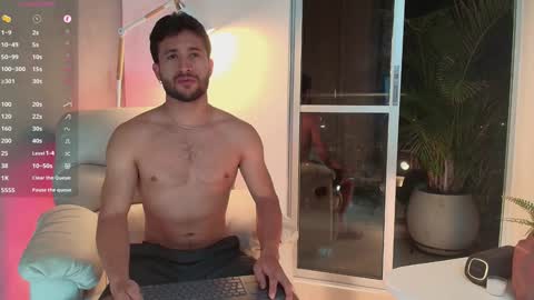 Snapshot of valentinoford chatting on January 25, 2025, 5:29 am Valentino online show from January 25, 2025, 5:29 am