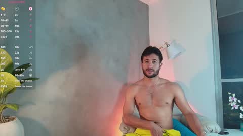 Snapshot of valentinoford chatting on January 28, 2025, 12:36 am Valentino online show from January 28, 2025, 12:36 am