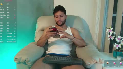 Snapshot of valentinoford chatting on February 12, 2025, 12:37 am Valentino online show from February 12, 2025, 12:37 am