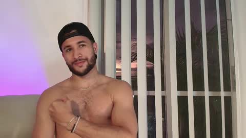 Snapshot of valentinoford chatting on February 12, 2025, 11:30 pm Valentino online show from February 12, 2025, 11:30 pm