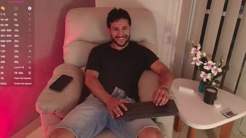 Snapshot of valentinoford chatting on February 22, 2025, 2:17 am Valentino online show from February 22, 2025, 2:17 am