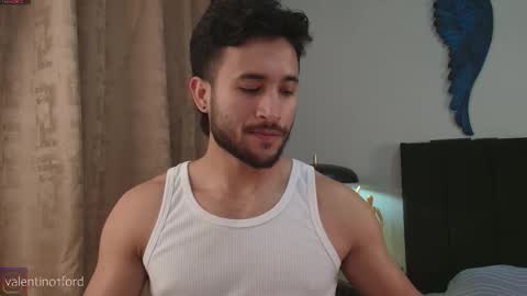 Snapshot of valentinoford chatting on November 12, 2025, 9:36 pm Valentino online show from November 12, 2025, 9:36 pm