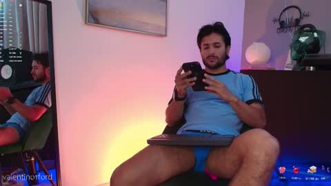 Snapshot of valentinoford chatting on May 22, 2026, 8:36 pm Valentino online show from May 22, 2026, 8:36 pm