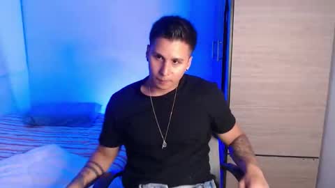 VALENTINO online show from March 25, 2026, 11:22 pm