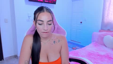 Snapshot of valeri_garciaa chatting on November 25, 2025, 3:23 pm Tatiana Lopez online show from November 25, 2025, 3:23 pm