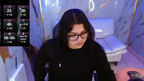 valeri_harpers4 online show from June 8, 2026, 8:42 pm