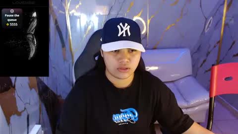 valeri_harpers4 online show from June 10, 2026, 8:19 pm
