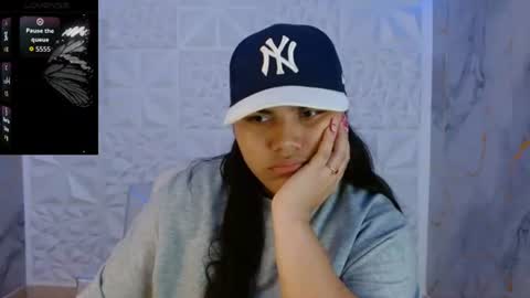 valeri_harpers4 online show from July 9, 2026, 9:30 pm