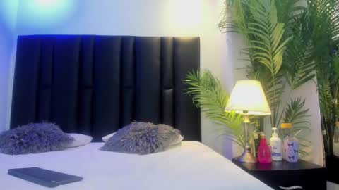 valeri_tafur online show from November 14, 2025, 11:09 am