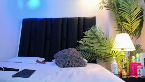 valeri_tafur online show from April 30, 2026, 8:57 pm