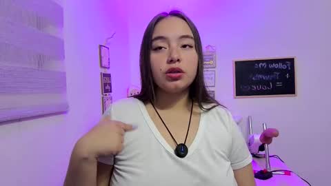 Snapshot of valeria_cherry chatting on May 17, 2026, 5:05 am valeria online show from May 17, 2026, 5:05 am