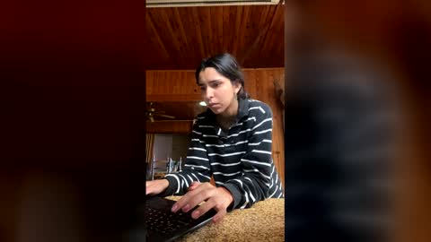 valeria_feroz online show from June 4, 2026, 1:17 pm