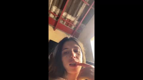 Snapshot of valeria_mendozza chatting on January 2, 2025, 8:02 pm online show from January 2, 2025, 8:02 pm