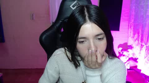 Snapshot of valeria_mendozza chatting on February 6, 2025, 4:53 am online show from February 6, 2025, 4:53 am