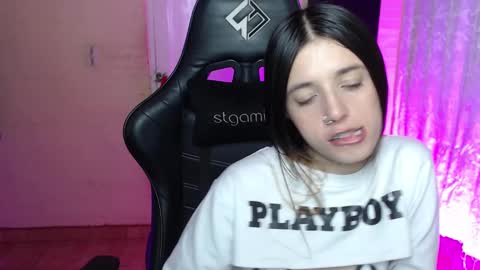 Snapshot of valeria_mendozza chatting on February 14, 2025, 5:30 am online show from February 14, 2025, 5:30 am