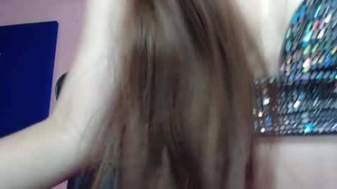 Snapshot of valeria_mendozza chatting on February 23, 2025, 9:00 am online show from February 23, 2025, 9:00 am