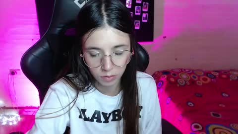 Snapshot of valeria_mendozza chatting on March 12, 2025, 4:30 am online show from March 12, 2025, 4:30 am