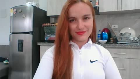 valeriafrannco online show from June 3, 2026, 9:42 pm