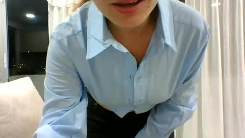 valeriafrannco online show from June 23, 2026, 4:10 am