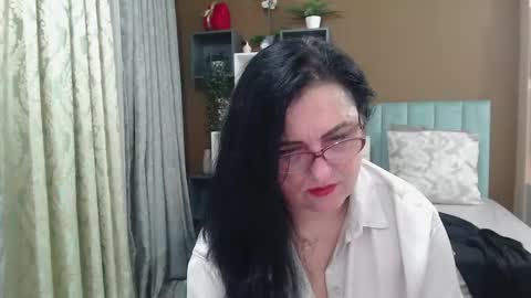 valeriasmiths online show from May 16, 2026, 10:36 am