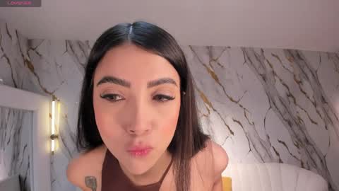Snapshot of valeriavelvet chatting on April 23, 2026, 12:04 pm Vale online show from April 23, 2026, 12:04 pm