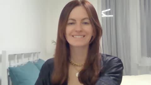 valerie_rose777 online show from January 10, 2025, 10:15 pm
