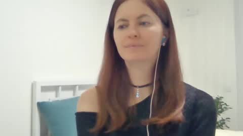 valerie_rose777 online show from February 21, 2025, 7:21 pm