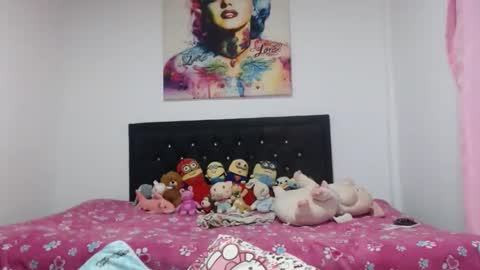 valerie_rousse online show from February 25, 2025, 5:19 am