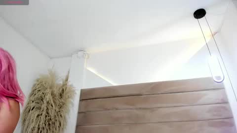 valeri online show from October 7, 2025, 12:02 pm