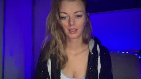 Snapshot of valerieluvsugar chatting on December 16, 2024, 7:15 am Valerie online show from December 16, 2024, 7:15 am