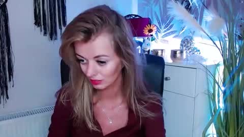 Snapshot of valerieluvsugar chatting on December 30, 2024, 2:51 pm Valerie online show from December 30, 2024, 2:51 pm