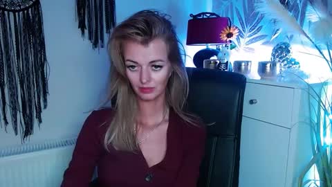 Snapshot of valerieluvsugar chatting on December 30, 2024, 8:58 pm Valerie online show from December 30, 2024, 8:58 pm