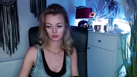 Snapshot of valerieluvsugar chatting on January 14, 2025, 5:12 pm Valerie online show from January 14, 2025, 5:12 pm