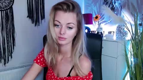 Snapshot of valerieluvsugar chatting on February 10, 2025, 11:57 am Valerie online show from February 10, 2025, 11:57 am