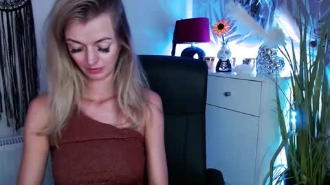 Snapshot of valerieluvsugar chatting on February 11, 2025, 12:58 pm Valerie online show from February 11, 2025, 12:58 pm