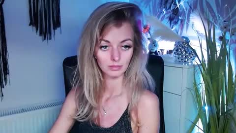 Snapshot of valerieluvsugar chatting on February 24, 2025, 9:31 pm Valerie online show from February 24, 2025, 9:31 pm