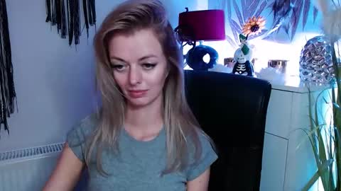 Snapshot of valerieluvsugar chatting on March 6, 2025, 12:41 pm Valerie online show from March 6, 2025, 12:41 pm