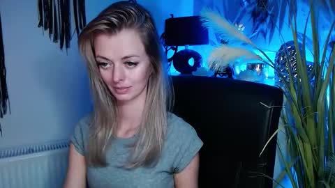 Snapshot of valerieluvsugar chatting on March 6, 2025, 4:17 pm Valerie online show from March 6, 2025, 4:17 pm