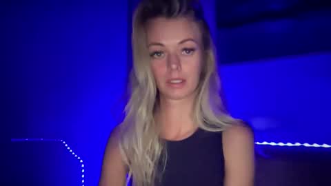 Snapshot of valerieluvsugar chatting on September 12, 2025, 5:46 pm Valerie online show from September 12, 2025, 5:46 pm