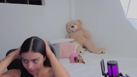 Juli C online show from December 14, 2025, 12:49 am