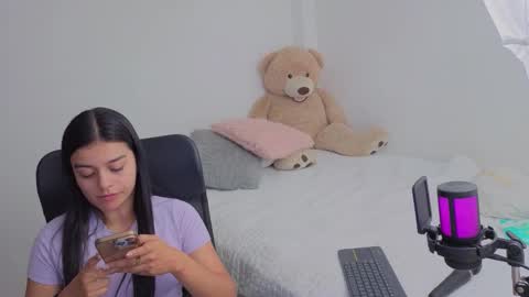 Juli C online show from February 5, 2026, 12:48 am