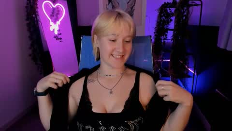 Snapshot of valeriiemills chatting on September 9, 2025, 6:24 am Valerie online show from September 9, 2025, 6:24 am