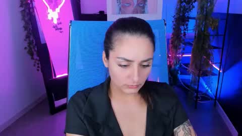 Snapshot of valeriiemills chatting on September 10, 2025, 3:01 pm Valerie online show from September 10, 2025, 3:01 pm