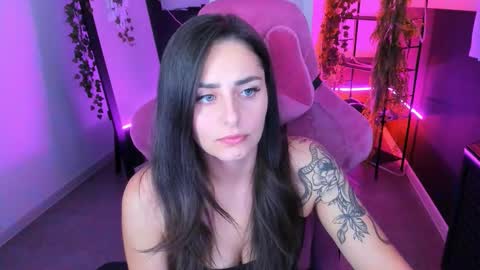 Snapshot of valeriiemills chatting on October 3, 2025, 4:26 pm Valerie online show from October 3, 2025, 4:26 pm