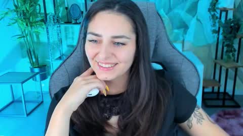 Snapshot of valeriiemills chatting on October 10, 2025, 2:49 pm Valerie online show from October 10, 2025, 2:49 pm