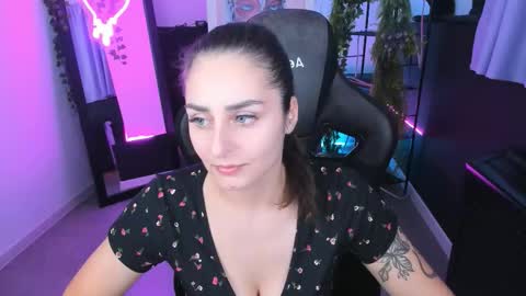 Snapshot of valeriiemills chatting on November 5, 2025, 2:39 pm Valerie online show from November 5, 2025, 2:39 pm