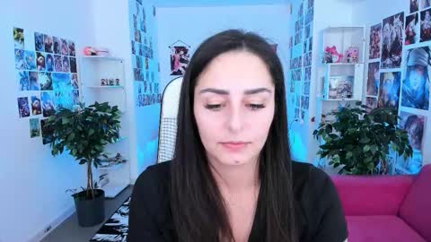 Snapshot of valeriiemills chatting on November 6, 2025, 3:13 pm Valerie online show from November 6, 2025, 3:13 pm