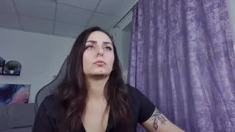 Snapshot of valeriiemills chatting on November 24, 2025, 2:28 pm Valerie online show from November 24, 2025, 2:28 pm